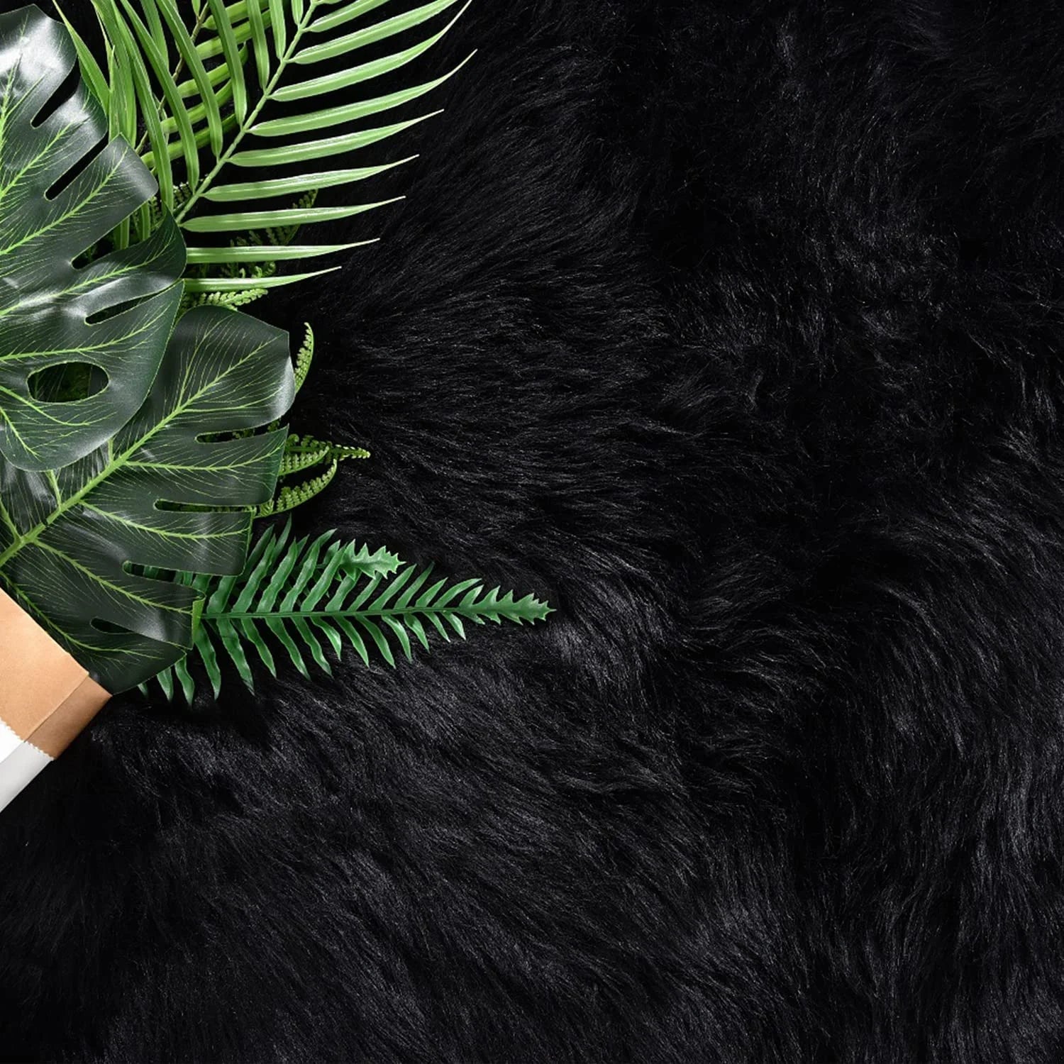 Black round Rug 5 Ft, Faux Fur Sheepskin Circle Rug for Living Room, Fluffy Washable Rug for Bedroom, Nursery, Teen Room, Dorm, Cute Room Décor